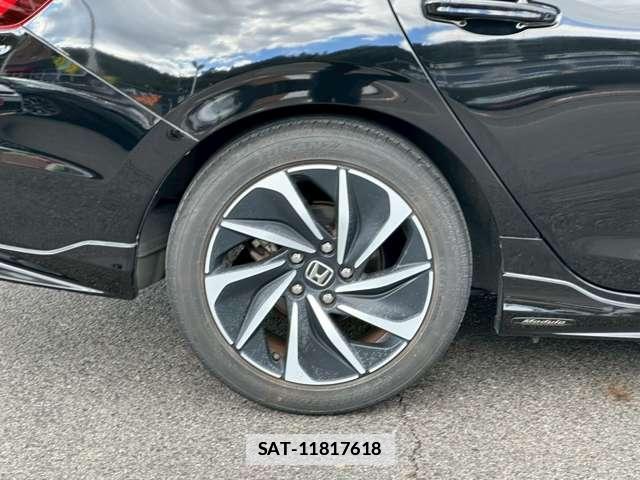 Honda INSIGHT 2019-02 7795649-15
