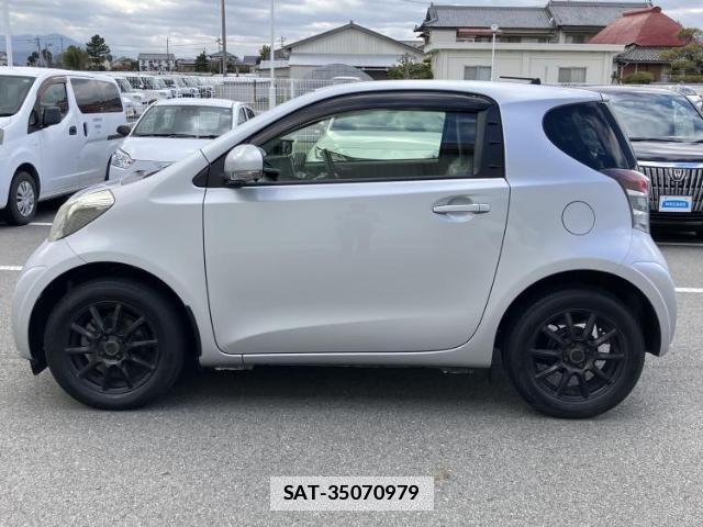 Toyota IQ 2013-06 7794774-1