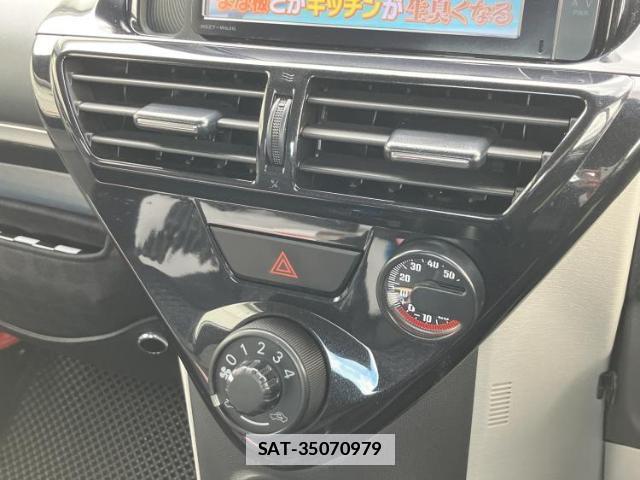 Toyota IQ 2013-06 7794774-13