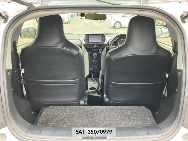 Toyota IQ 2013-06 7794774-6