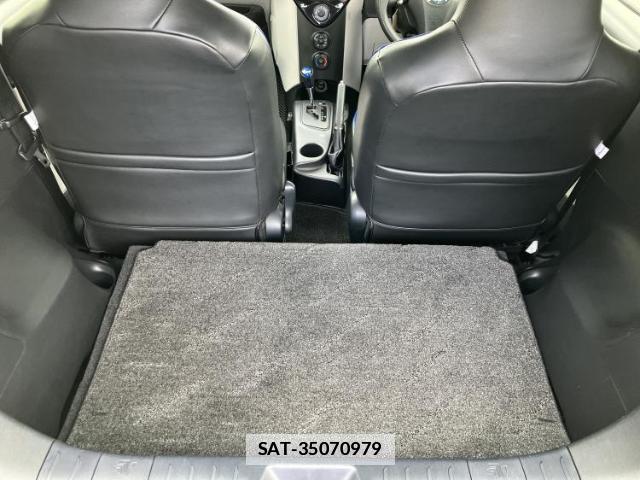 Toyota IQ 2013-06 7794774-7
