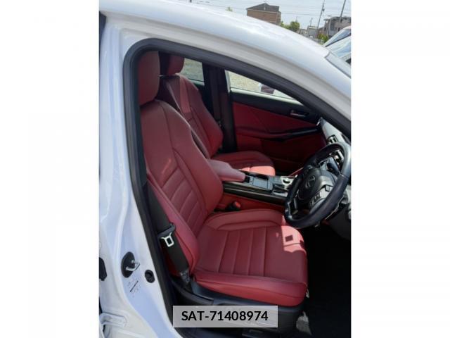 Lexus IS 2022-04 7793837-4