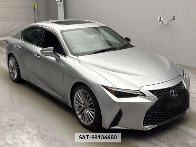 Lexus IS 2021-08 7793843-0