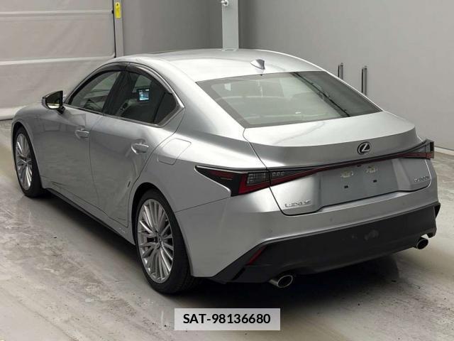 Lexus IS 2021-08 7793843-1