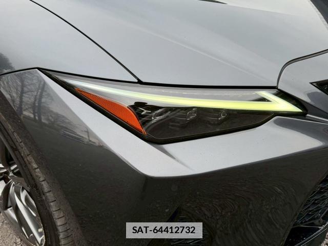 Lexus IS 2021-06 7794370-11