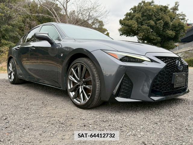 Lexus IS 2021-06 7794370-13