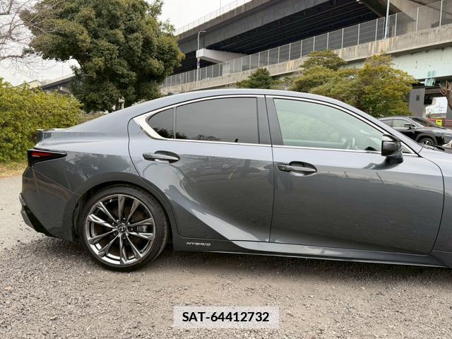 Lexus IS 2021-06 7794370-16