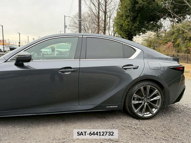 Lexus IS 2021-06 7794370-2