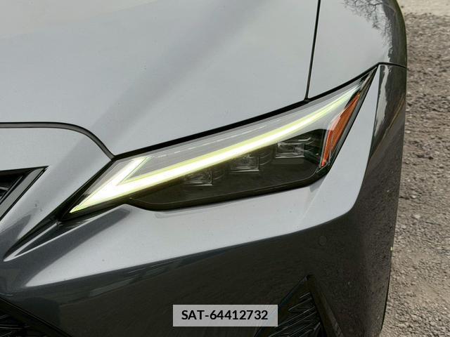 Lexus IS 2021-06 7794370-3