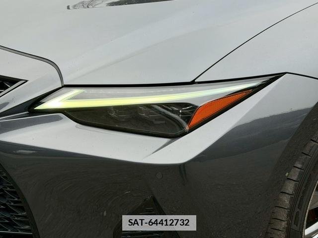 Lexus IS 2021-06 7794370-4