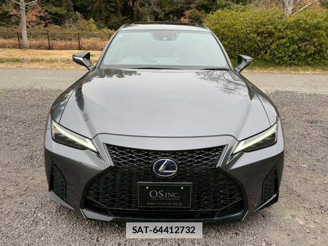 Lexus IS 2021-06 7794370-8
