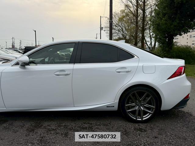 Lexus IS 2013-07 7794408-10
