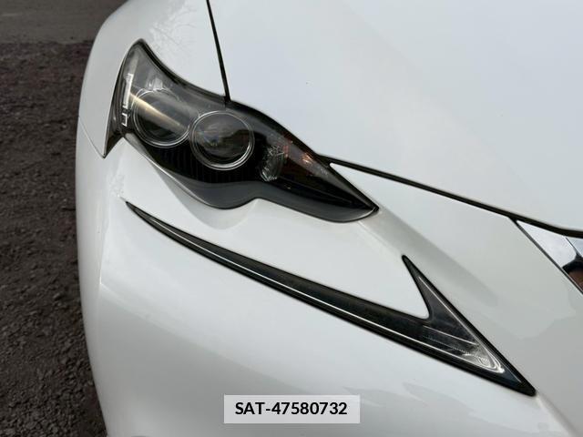 Lexus IS 2013-07 7794408-11