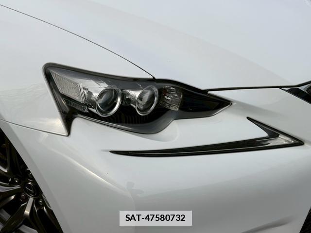 Lexus IS 2013-07 7794408-12