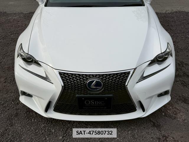Lexus IS 2013-07 7794408-14