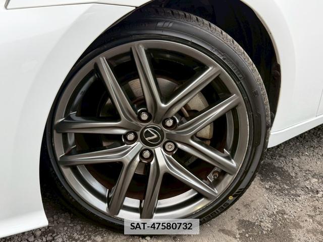 Lexus IS 2013-07 7794408-7