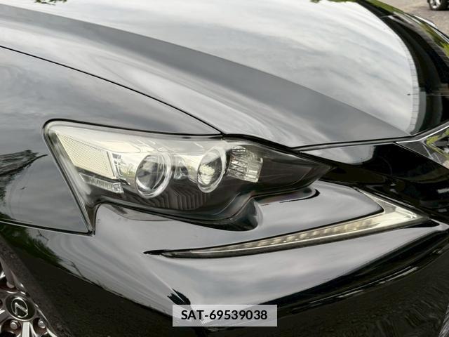 Lexus IS 2014-01 7794413-10