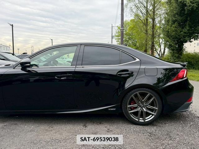Lexus IS 2014-01 7794413-12