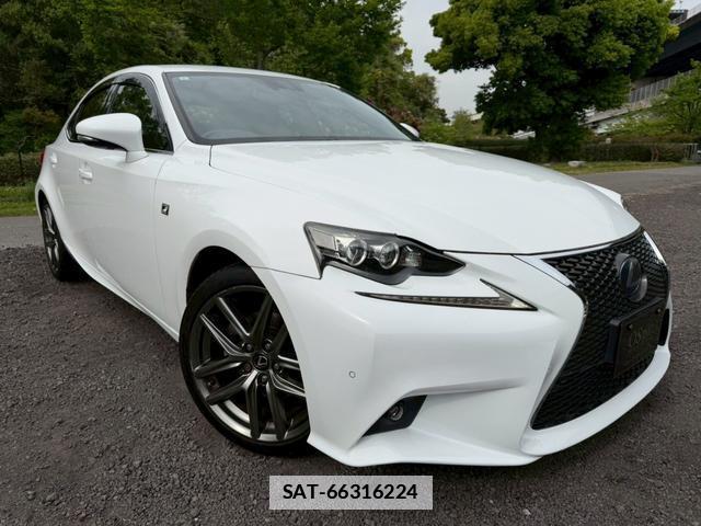 Lexus IS 2014-02 7794415-11