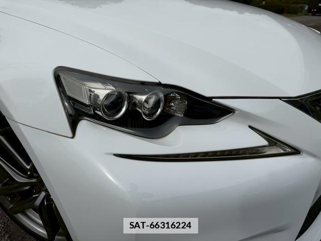 Lexus IS 2014-02 7794415-12