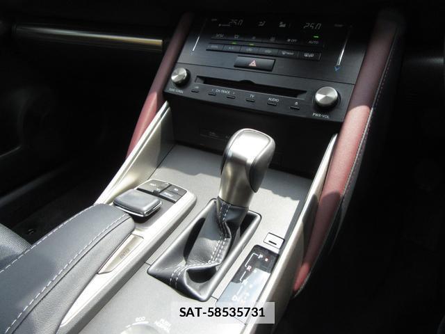 Lexus IS 2017-03 7794688-6