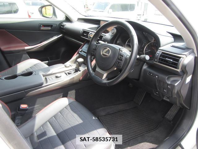 Lexus IS 2017-03 7794688-7