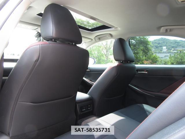 Lexus IS 2017-03 7794688-9