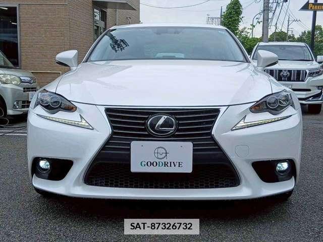 Lexus IS 2015-11 7794798-1