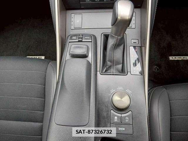 Lexus IS 2015-11 7794798-19