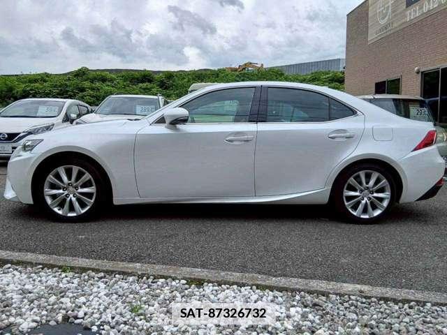 Lexus IS 2015-11 7794798-2