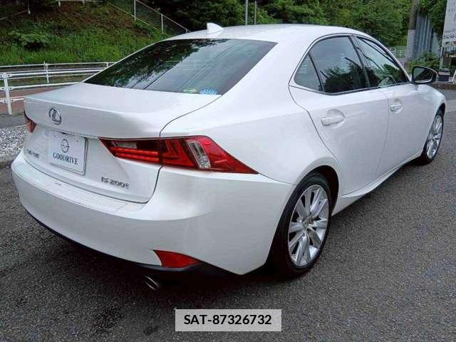 Lexus IS 2015-11 7794798-4
