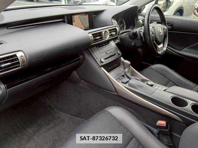 Lexus IS 2015-11 7794798-7