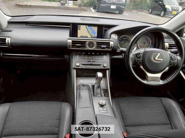 Lexus IS 2015-11 7794798-9