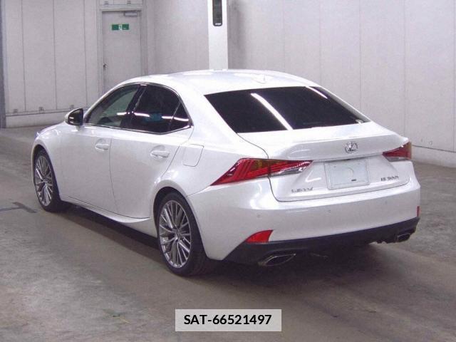Lexus IS 2016-11 7796140-1
