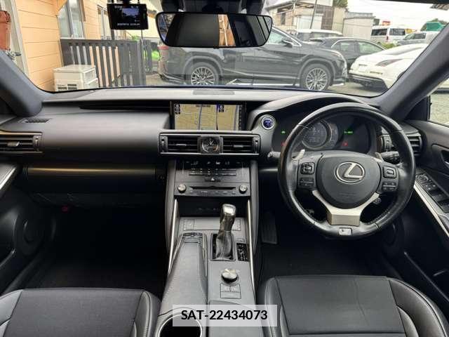 Lexus IS 2016-12 7798754-2