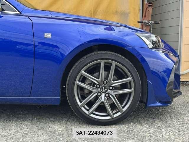 Lexus IS 2016-12 7798754-6