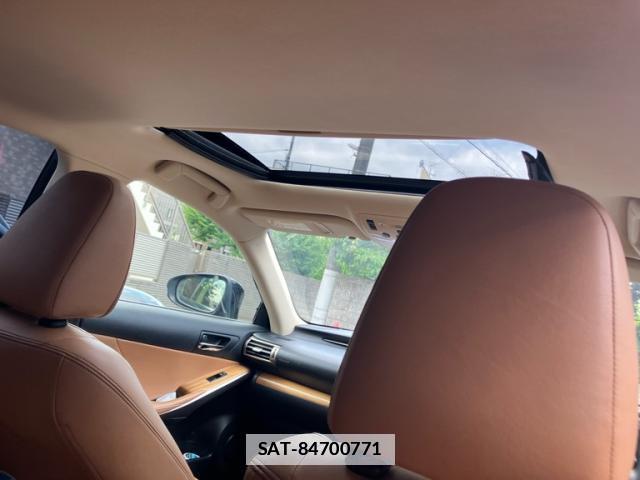 Lexus IS 2013-09 7799711-10