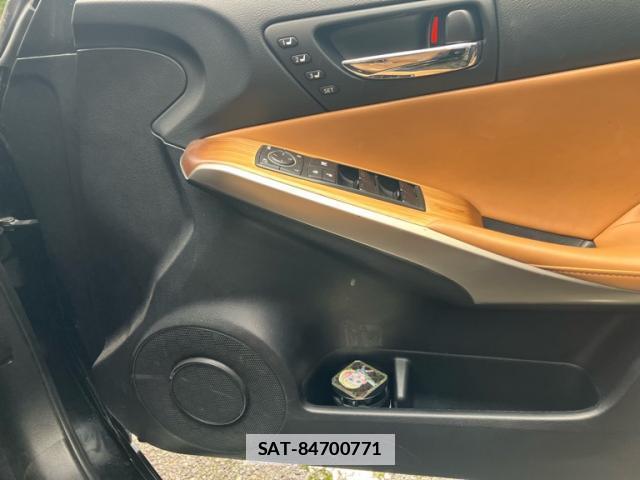 Lexus IS 2013-09 7799711-15