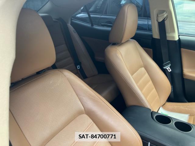 Lexus IS 2013-09 7799711-16
