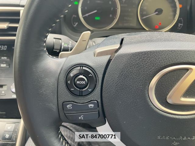 Lexus IS 2013-09 7799711-19