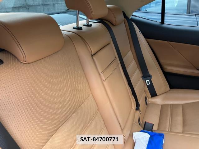 Lexus IS 2013-09 7799711-8