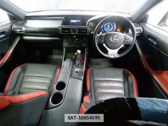Lexus IS 2015-04 7800169-2