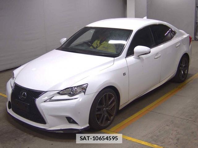 Lexus IS 2015-04 7800169-4