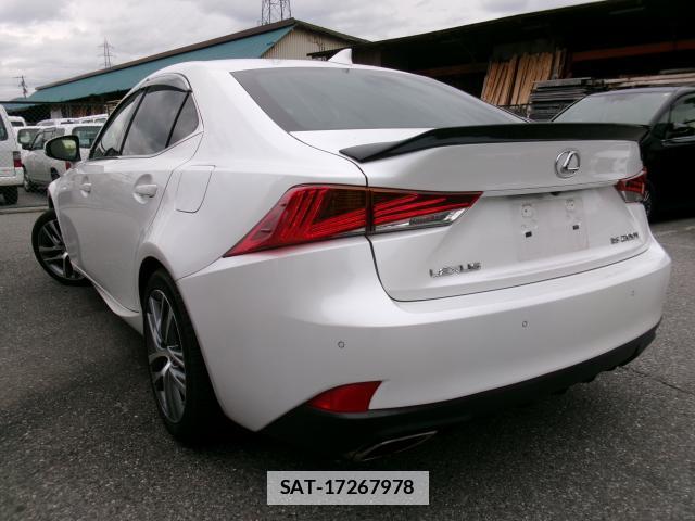 Lexus IS 2016-11 7800513-1