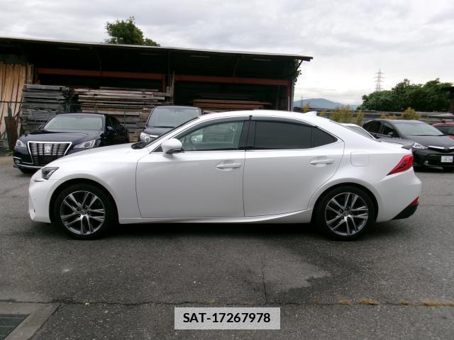 Lexus IS 2016-11 7800513-10