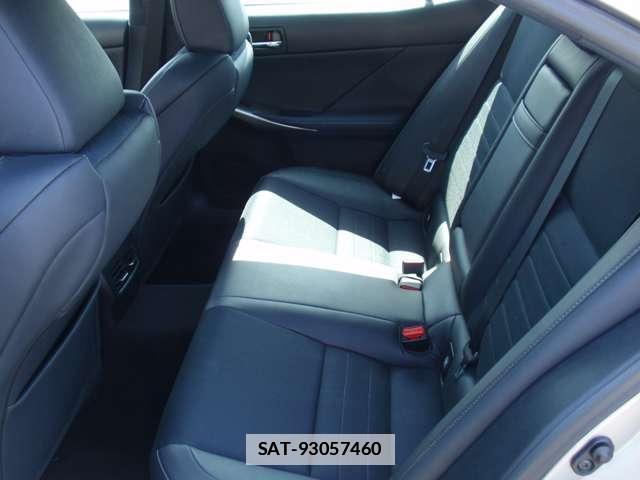 Lexus IS 2014-11 7800974-11