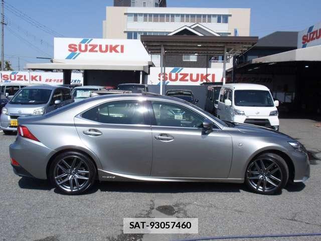 Lexus IS 2014-11 7800974-16
