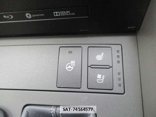 Lexus IS 2017-03 7802523-14