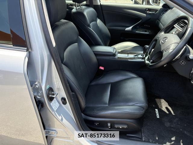Lexus IS 2008-11 7802641-10