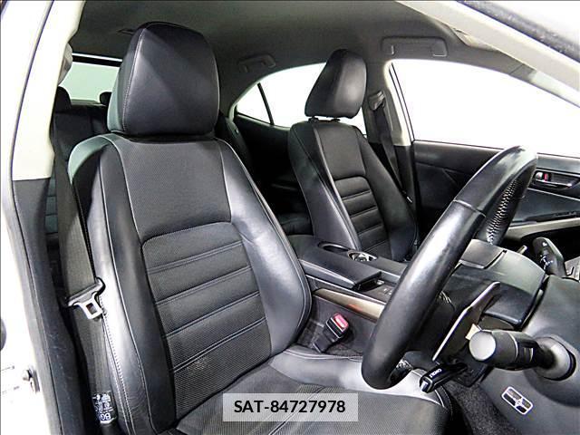 Lexus IS 2014-11 7802840-11